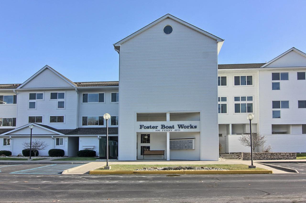 24 Foster Boat Works - thumb 14