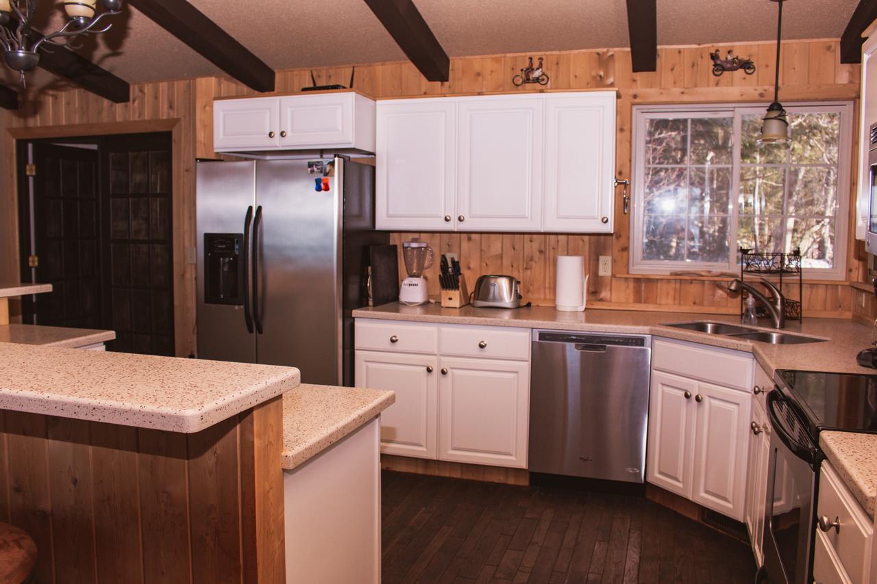 Au Train Island View Lodge Residence - thumb 1