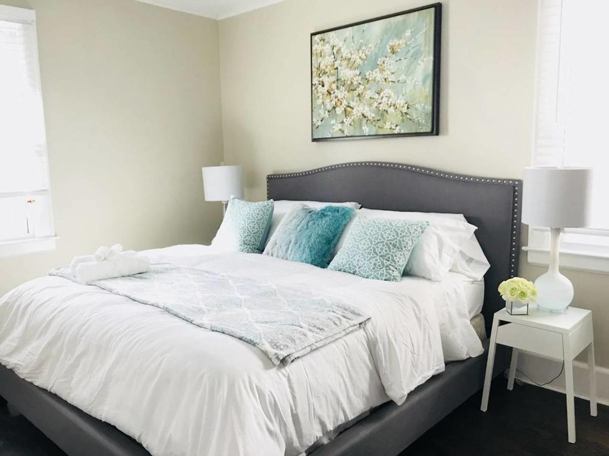 Cute And Quiet Sleeps 10~15mins Downtown Detroit - thumb 4