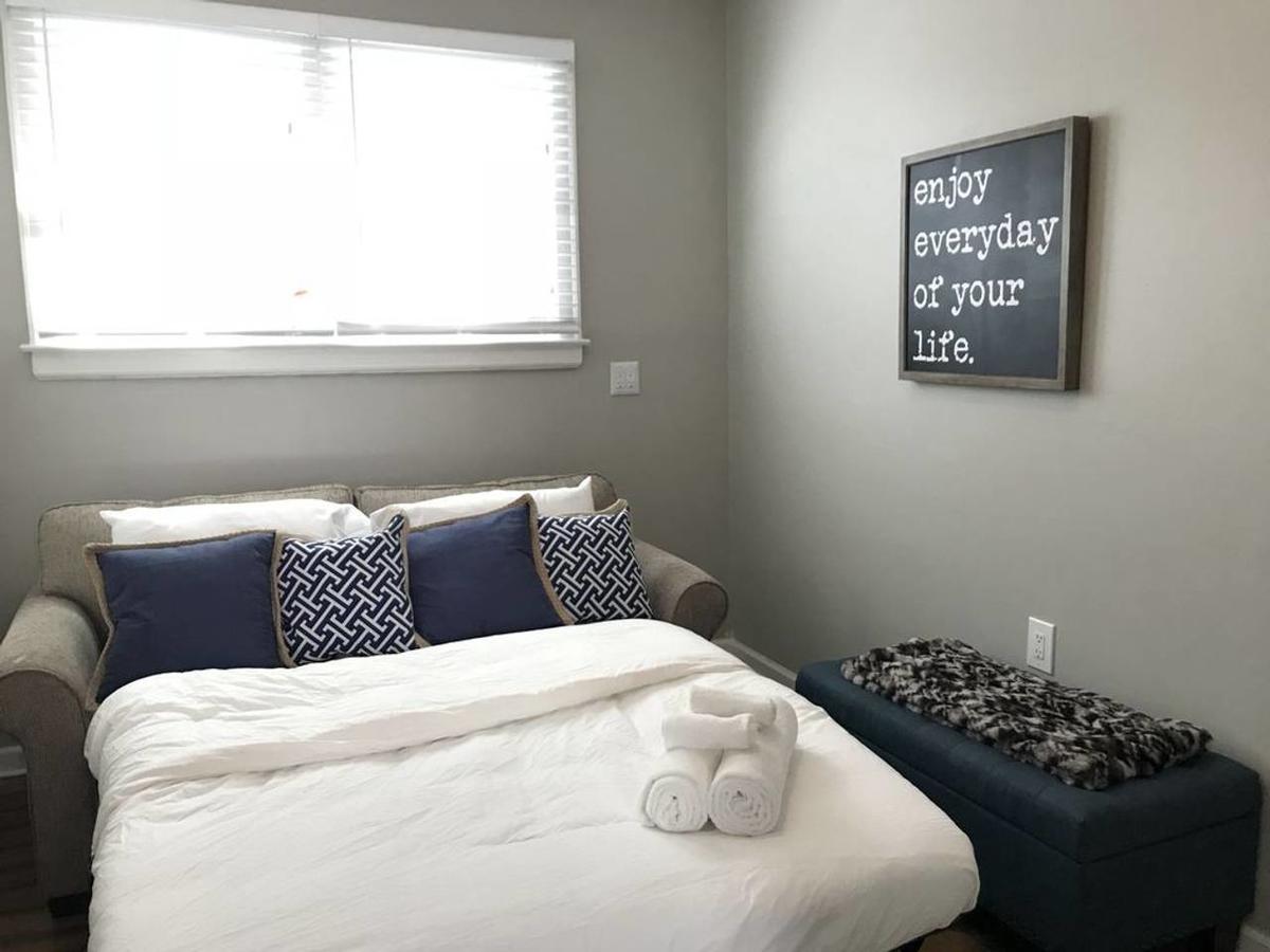 Cute And Quiet Sleeps 10~15mins Downtown Detroit - thumb 3