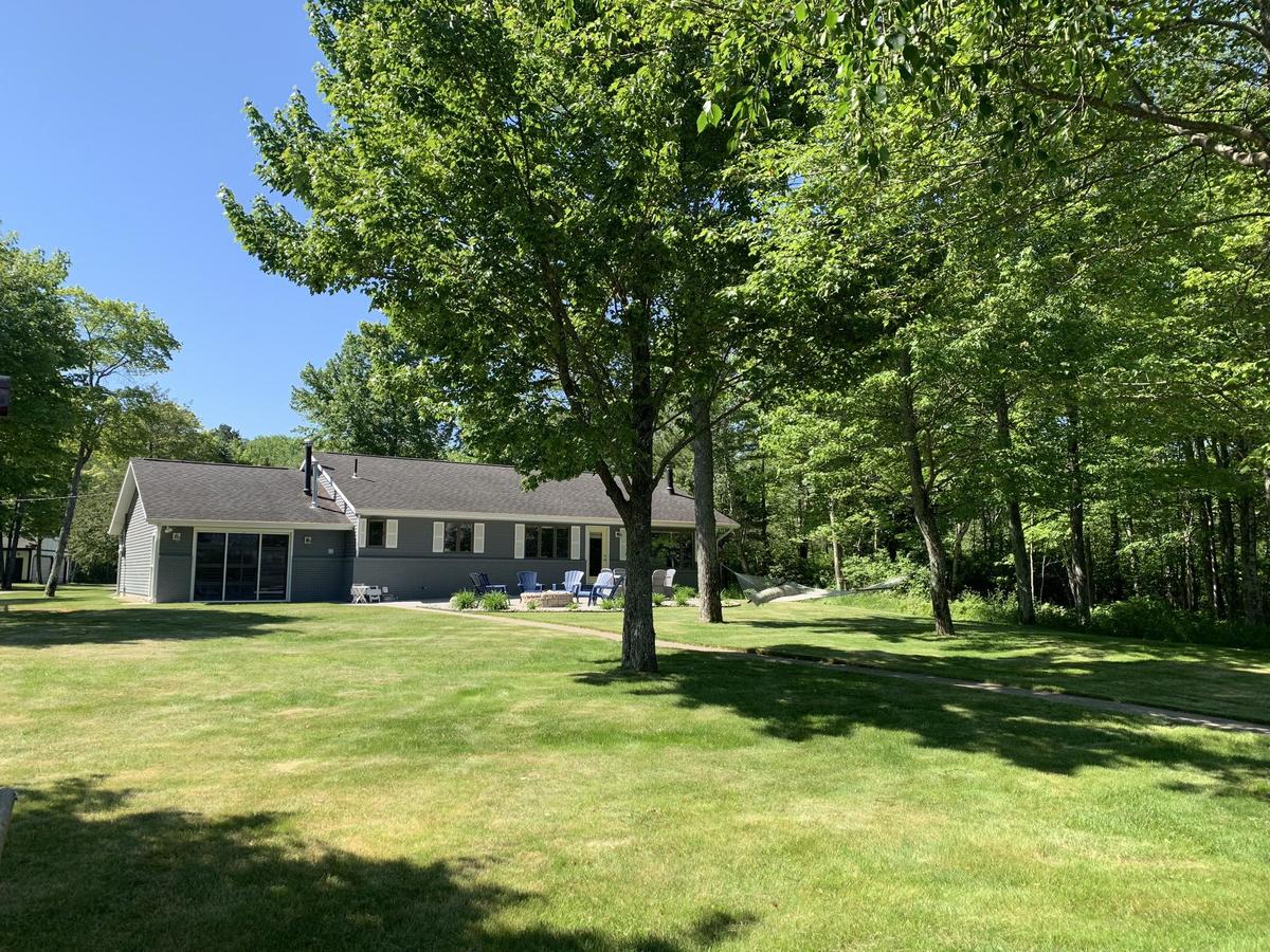 Cute Lake House On West Twin Lake - thumb 0