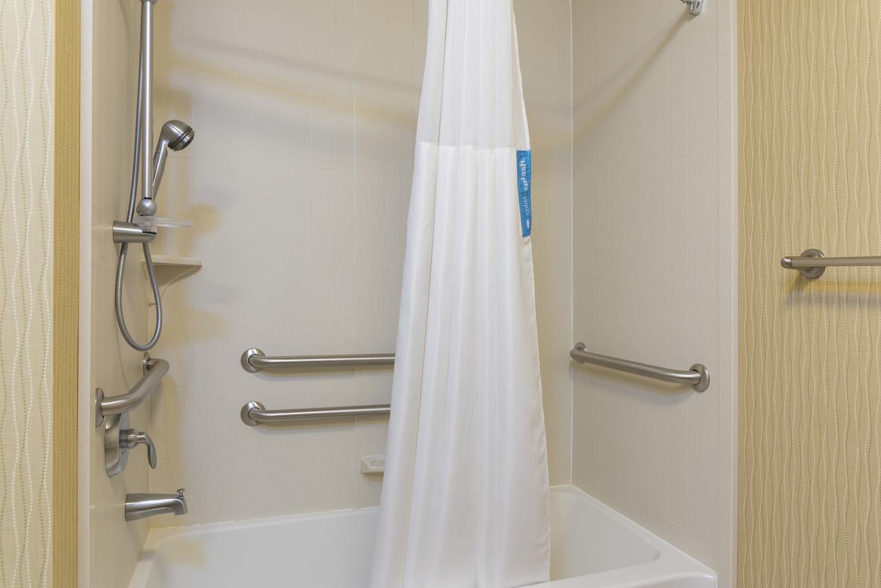 Hampton Inn East Lansing - thumb 20