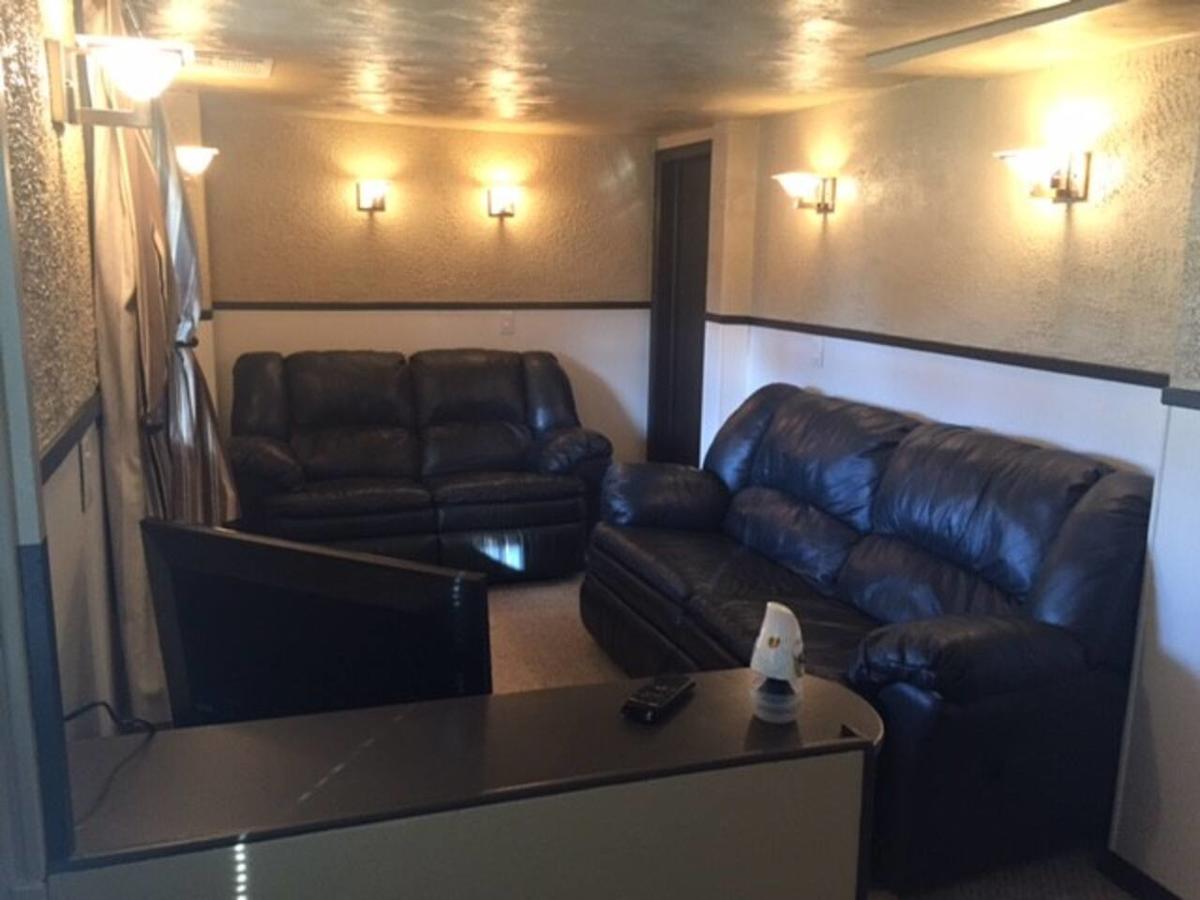 2817 Sherbourne Dr - thumb 10