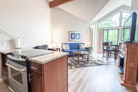 208 Pointes North Inn Accommodation Michigan