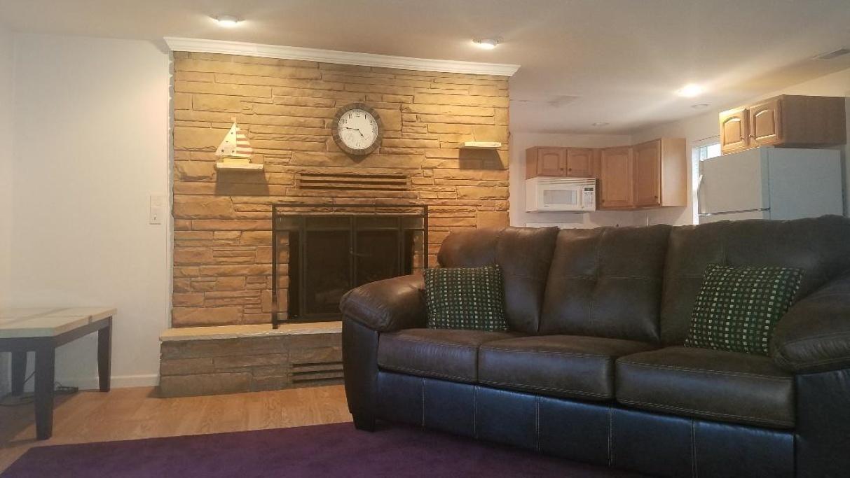 Lake Huron - 3 Bedroom, 2 Bath - Lake Front Vacation Condo Condo - thumb 9