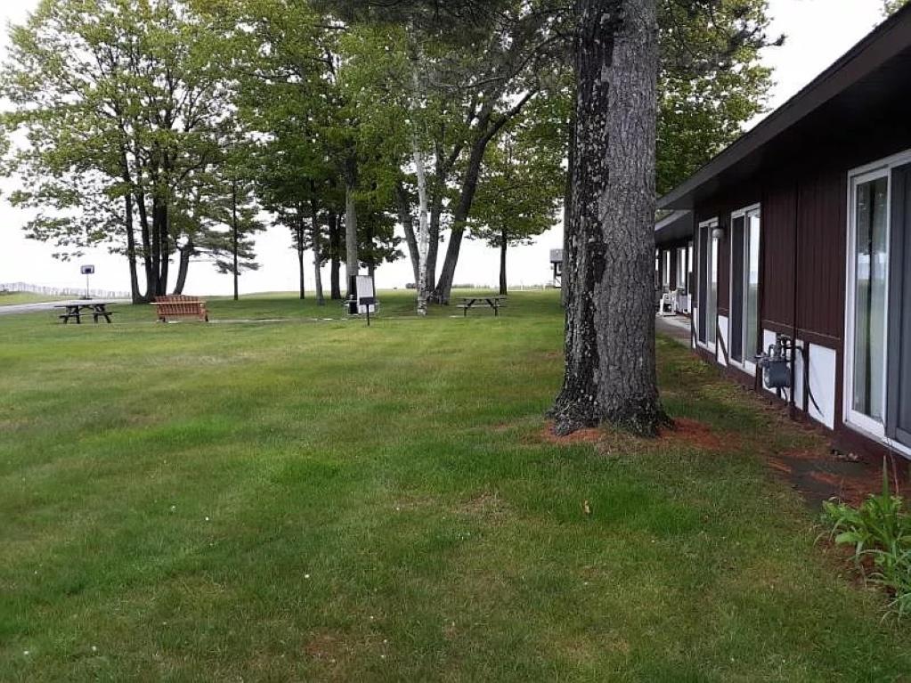 Lake Huron - 3 Bedroom, 2 Bath - Lake Front Vacation Condo Condo - thumb 12