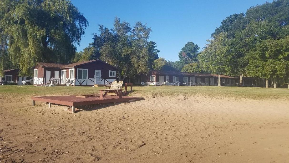 Lake Huron - 3 Bedroom, 2 Bath - Lake Front Vacation Condo Condo - thumb 0