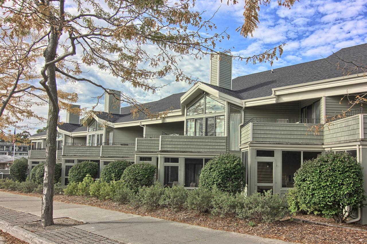 202 Pointes North Inn - thumb 23