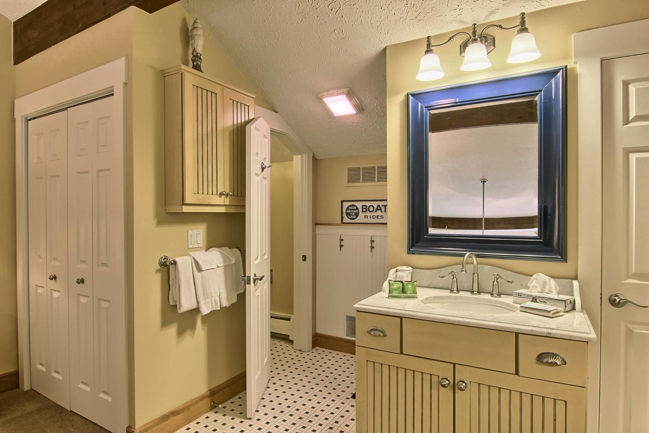 202 Pointes North Inn - thumb 21