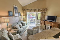 202 Pointes North Inn Accommodation Michigan