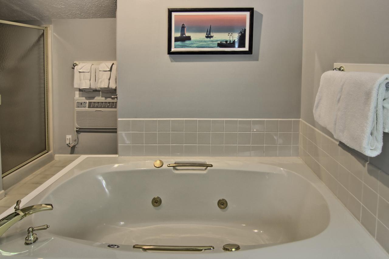 203 Pointes North Inn - thumb 11