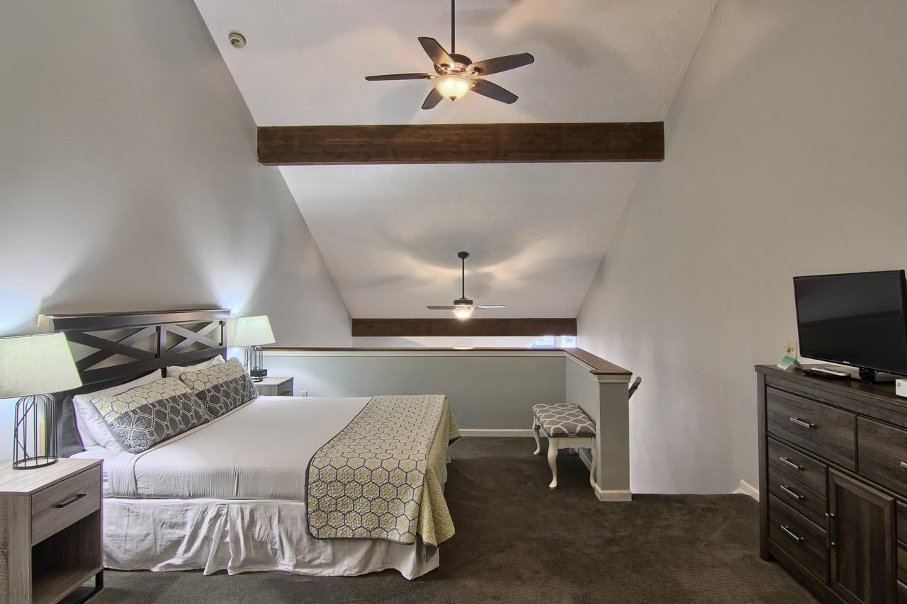 203 Pointes North Inn - thumb 21