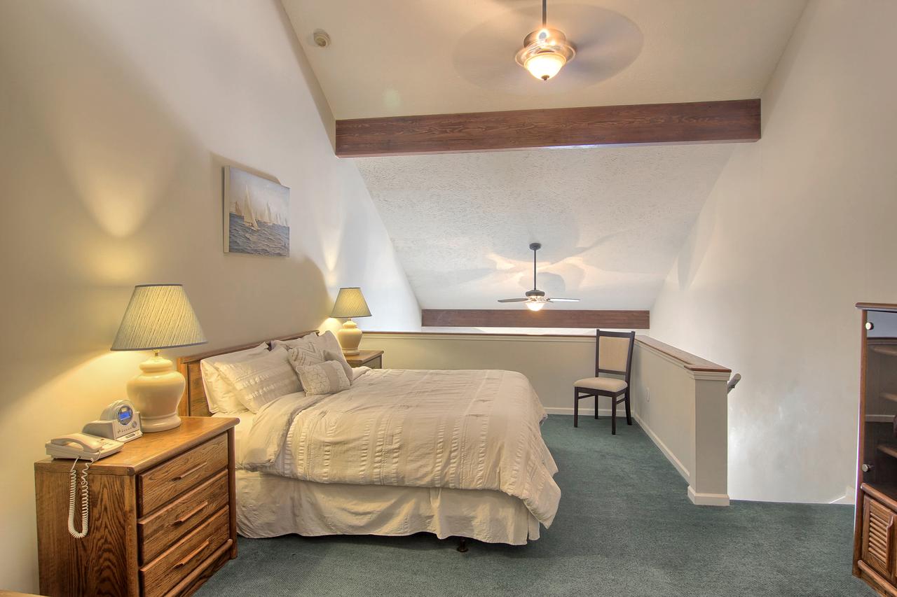 207 Pointes North Inn - thumb 10