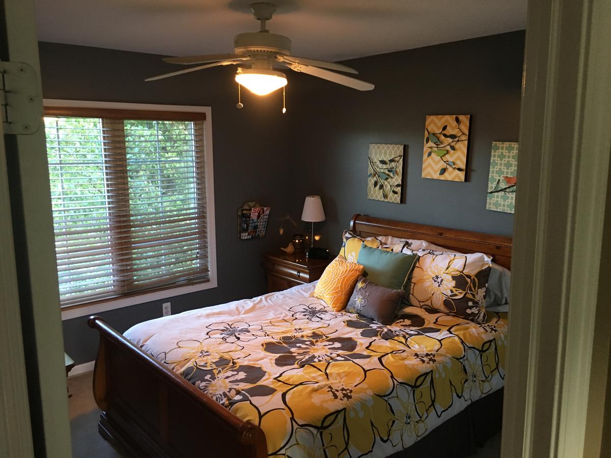 Beautiful Spacious Home Ready For Game Day!!! !! - thumb 8