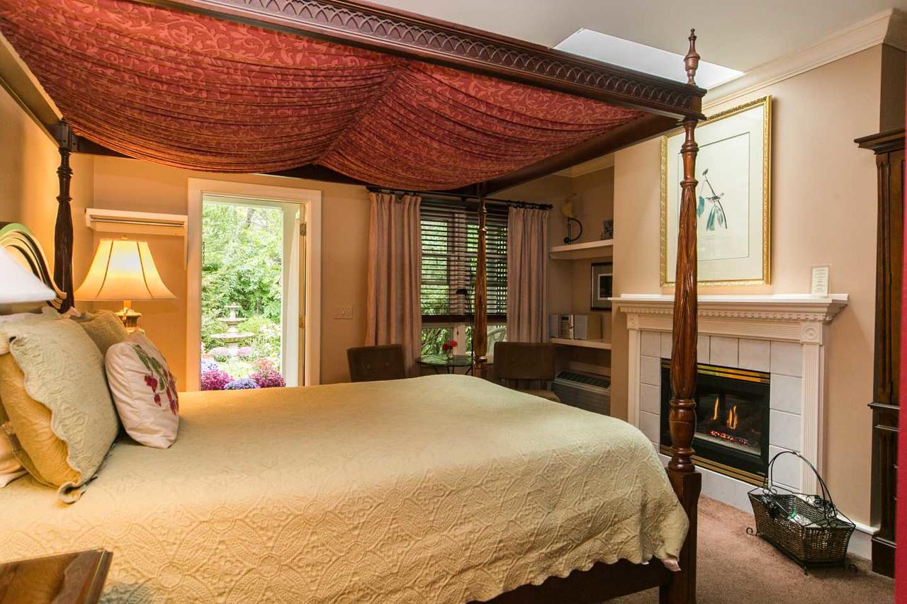 Hidden Garden Cottages & Suites - thumb 0