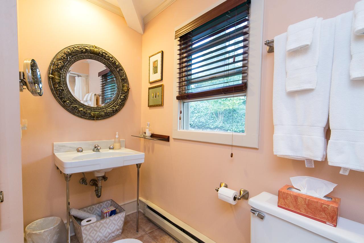 Hidden Garden Cottages & Suites - thumb 2