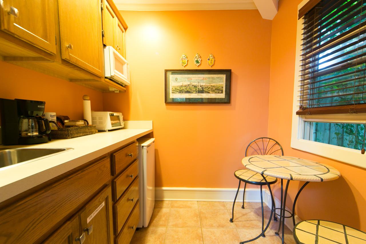 Hidden Garden Cottages & Suites - thumb 9