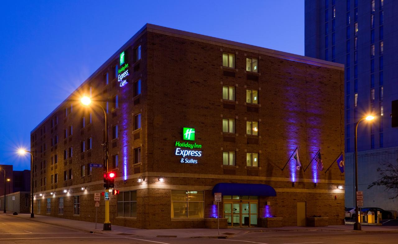 Holiday Inn Express Hotel & Suites Minneapolis-Downtown Convention Center - thumb 3