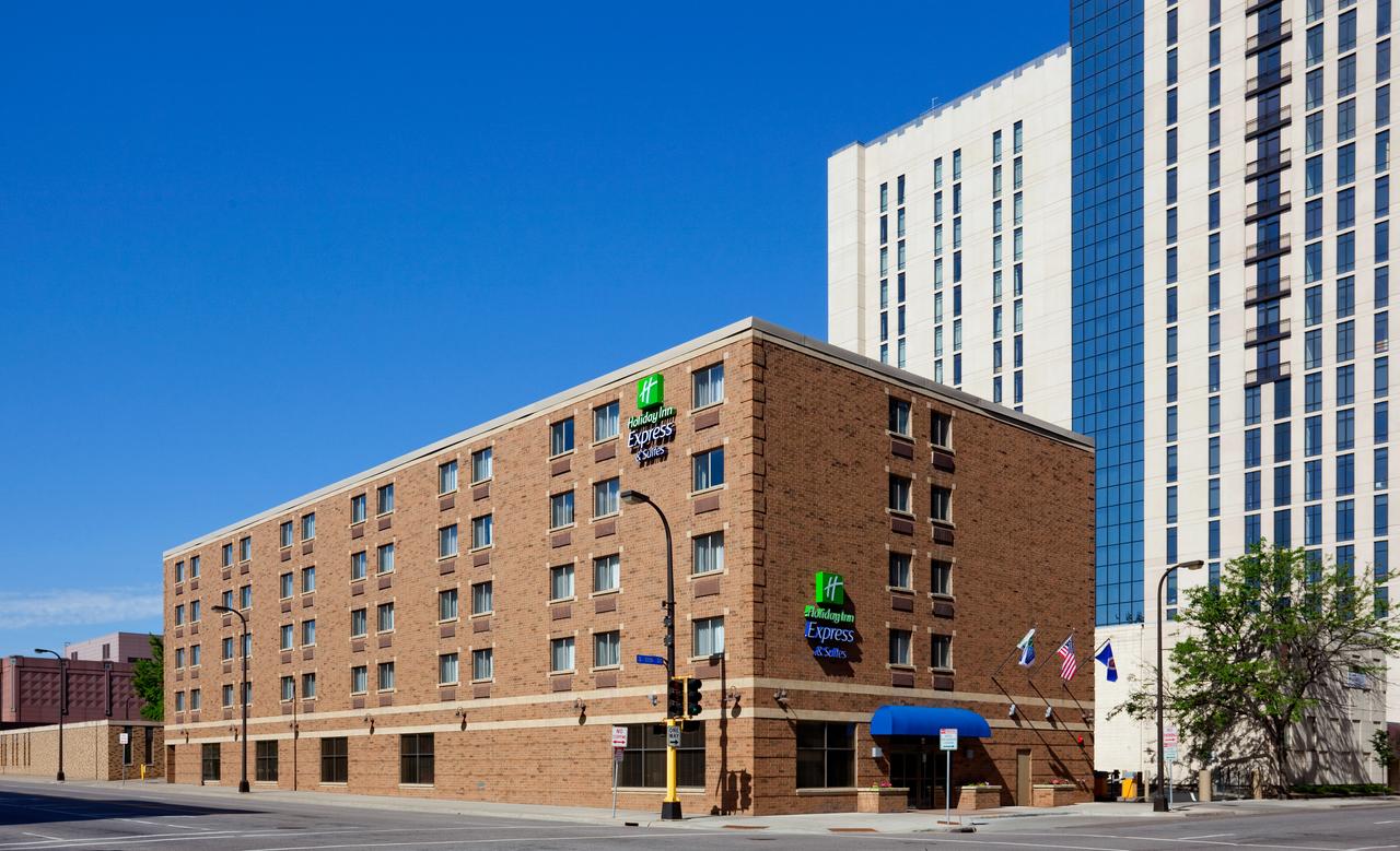 Holiday Inn Express Hotel & Suites Minneapolis-Downtown Convention Center - thumb 8