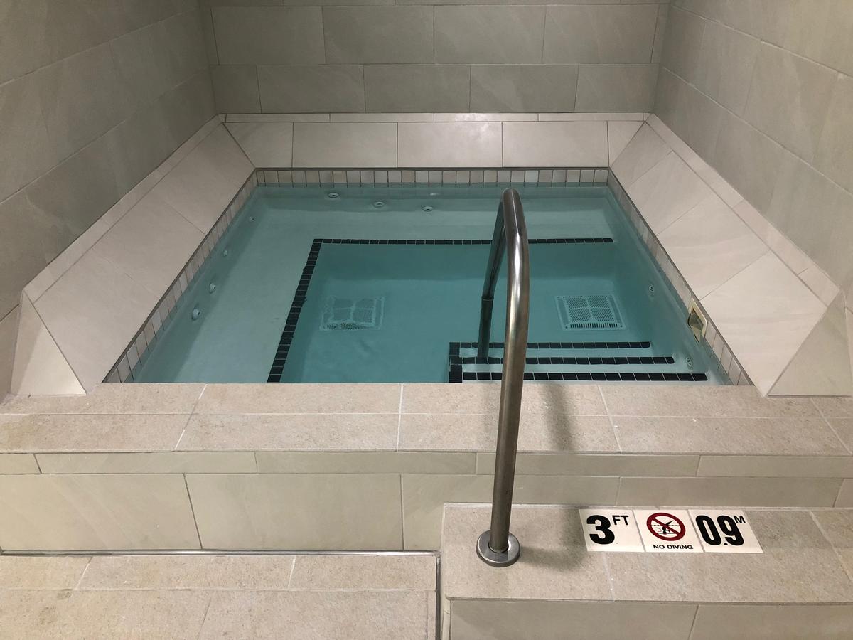 Holiday Inn Express Hotel & Suites Minneapolis-Downtown Convention Center - thumb 5