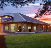 Baymont by Wyndham Warrenton - Accommodation Michigan