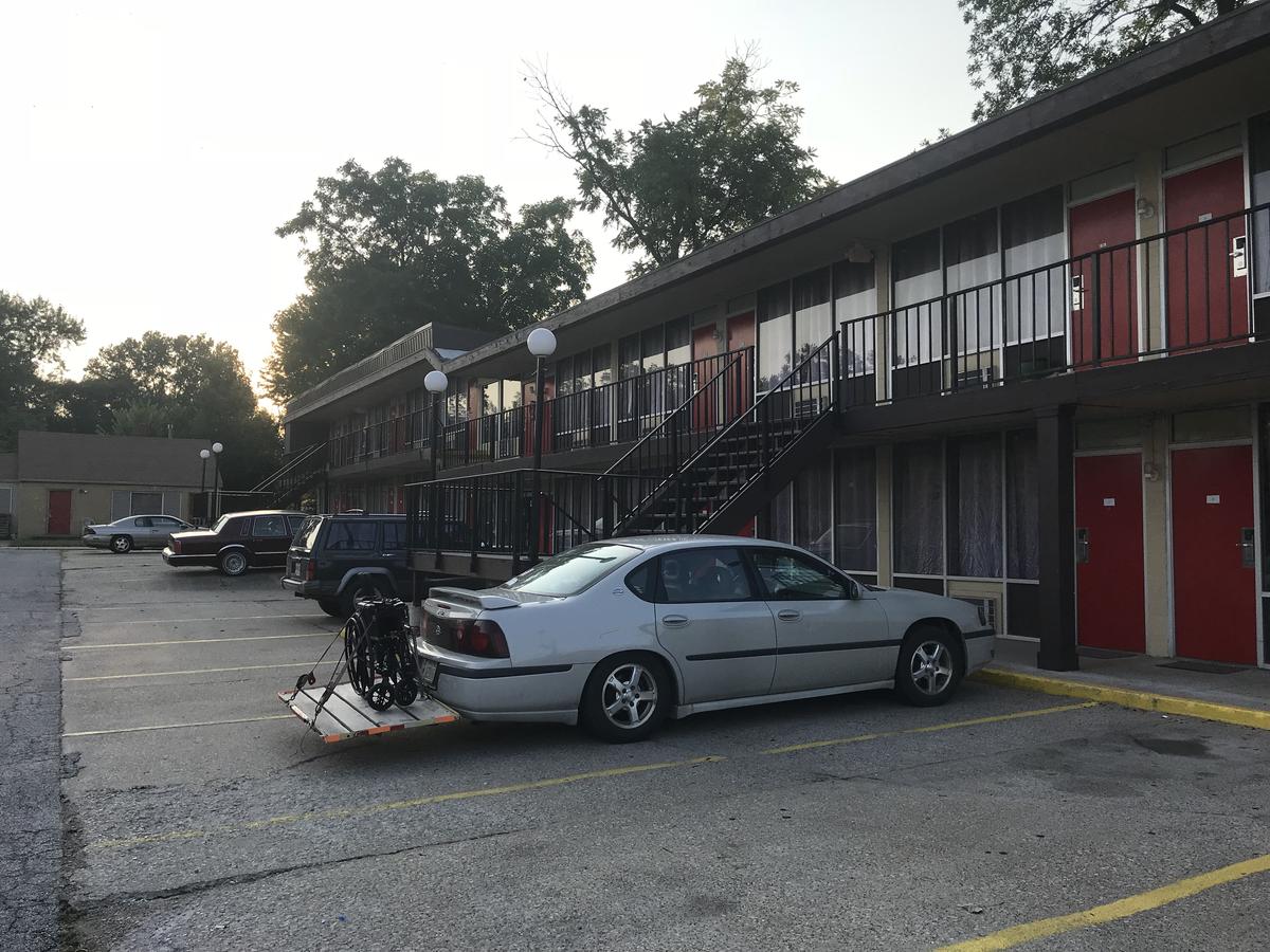 Budget Host Village Inn - thumb 10