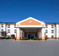 Quality Inn  Suites Arnold - Accommodation Michigan