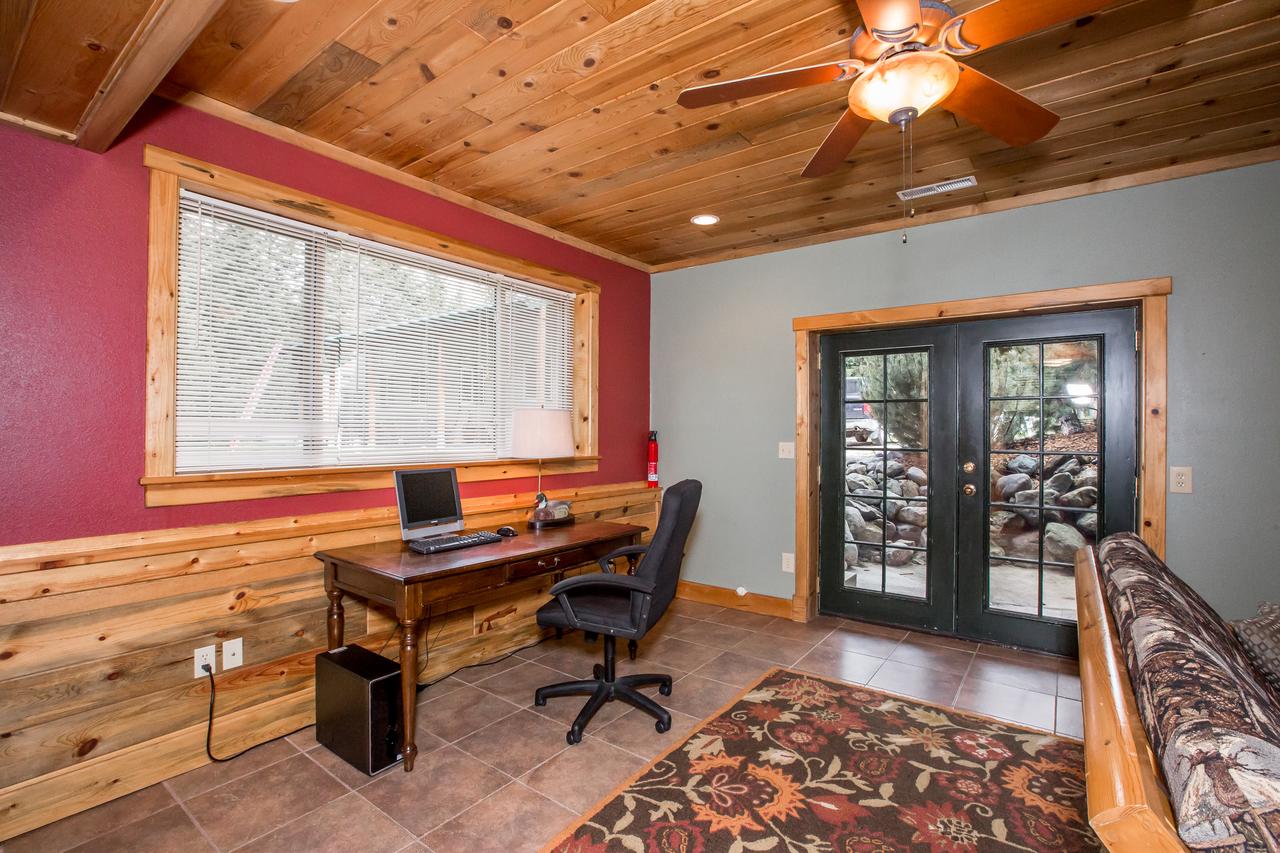 Black Bear Lodge - thumb 13