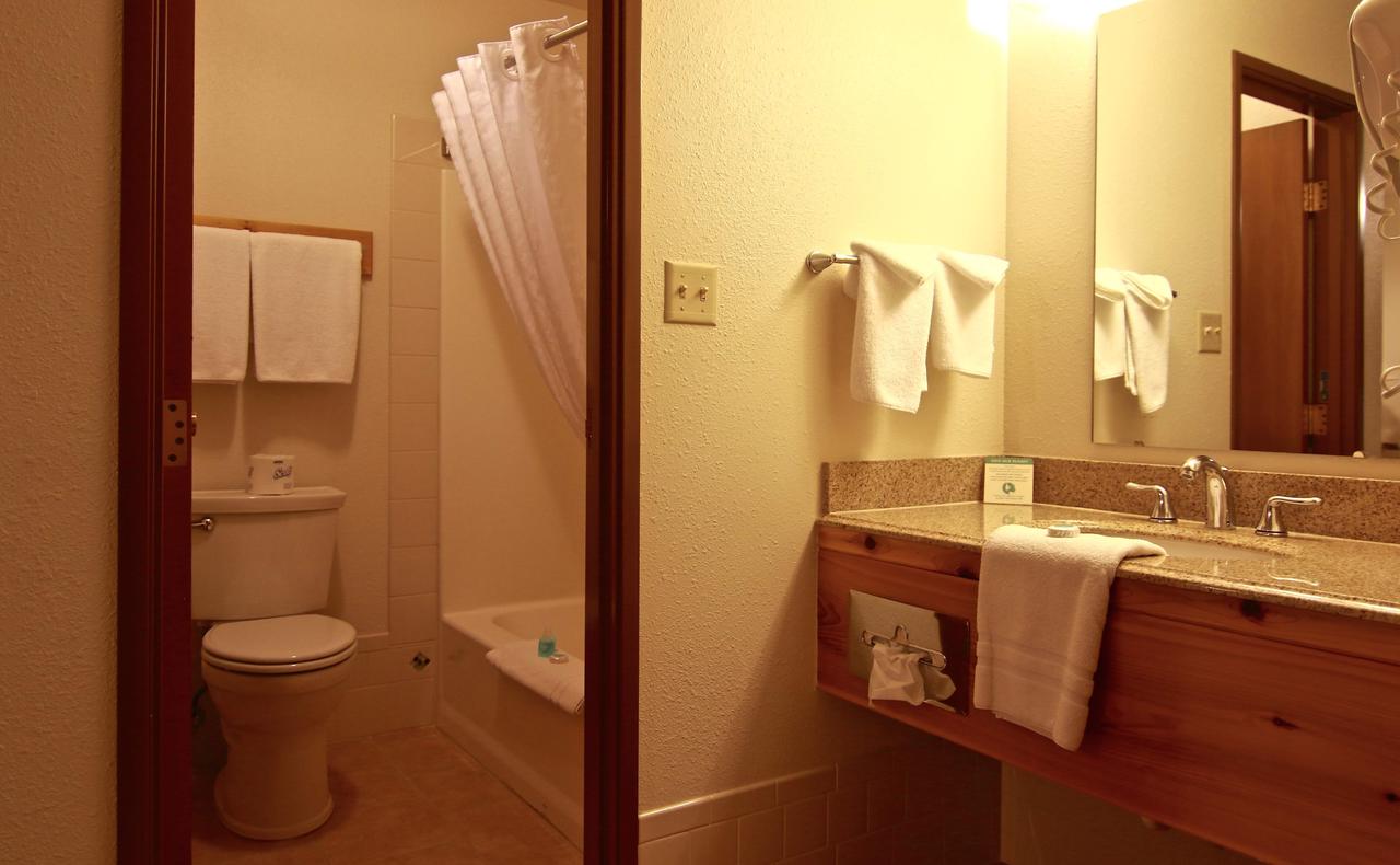 Yellowstone Village Inn And Suites - thumb 10