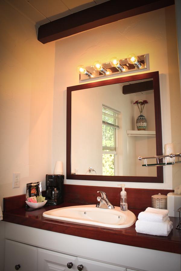 The Islander Inn - thumb 1