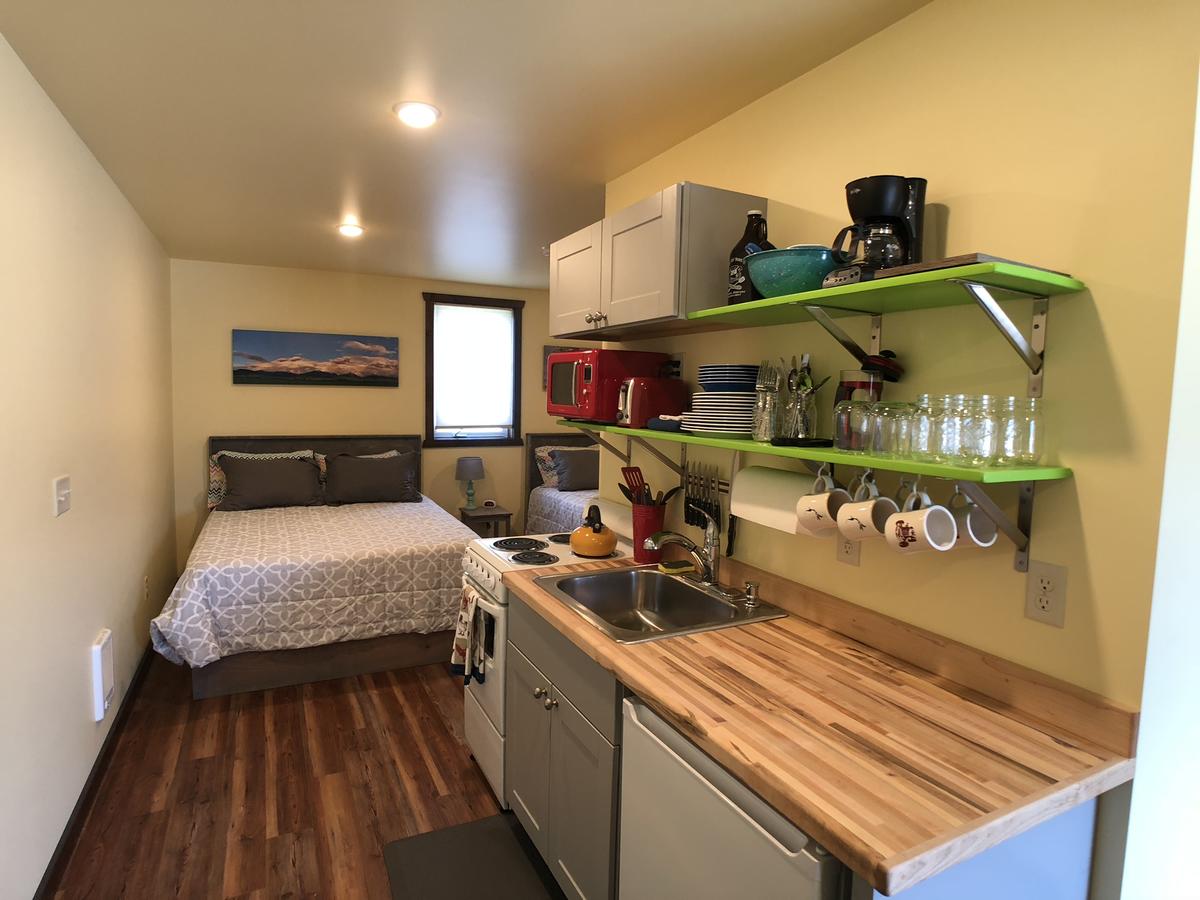 Emigrant Cabins - thumb 3