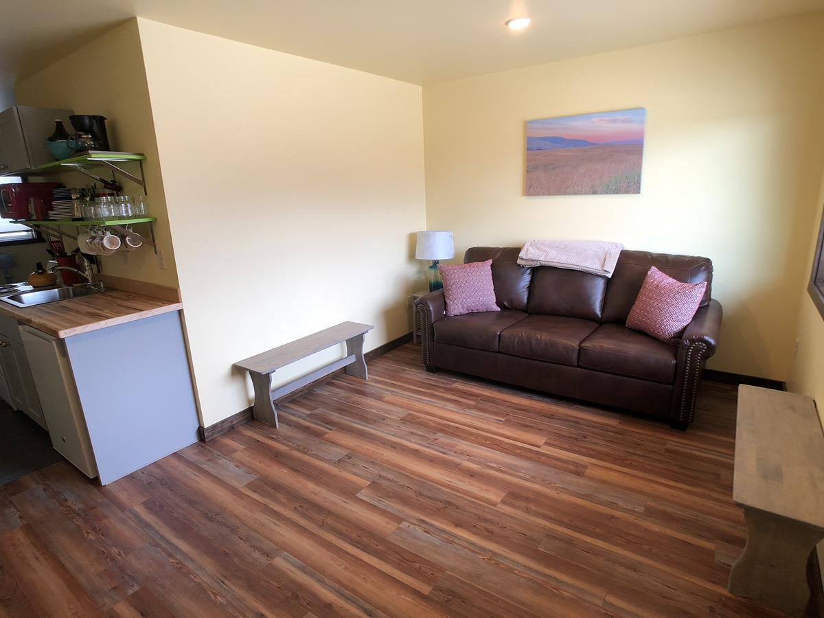 Emigrant Cabins - thumb 1