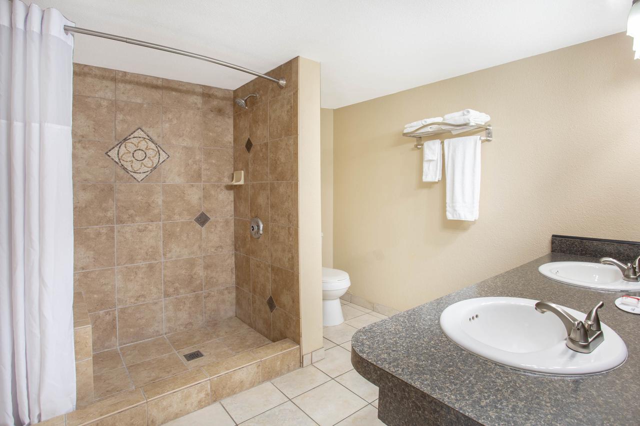 Travelodge By Wyndham Hawthorne - thumb 3