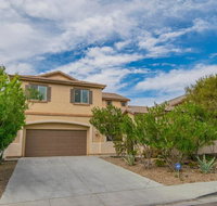 Beautiful Retreat - Darby Home - 5 Bedroom Home with Pool - Accommodation Michigan