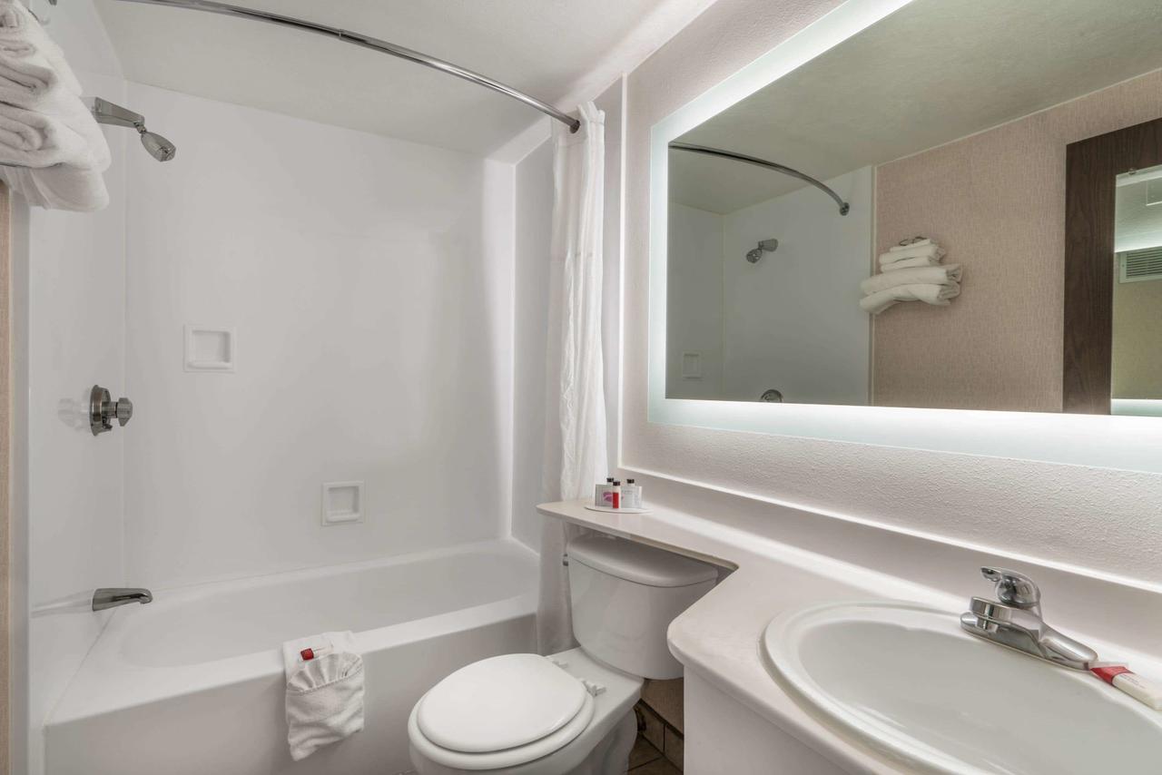 Howard Johnson By Wyndham Albuquerque Midtown - thumb 0