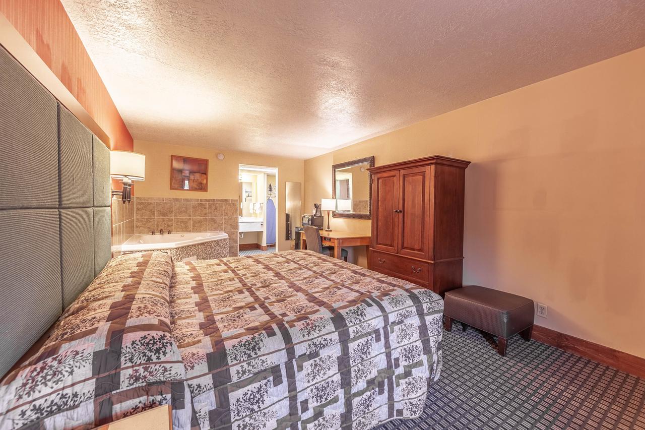 Taos Valley Lodge - thumb 11