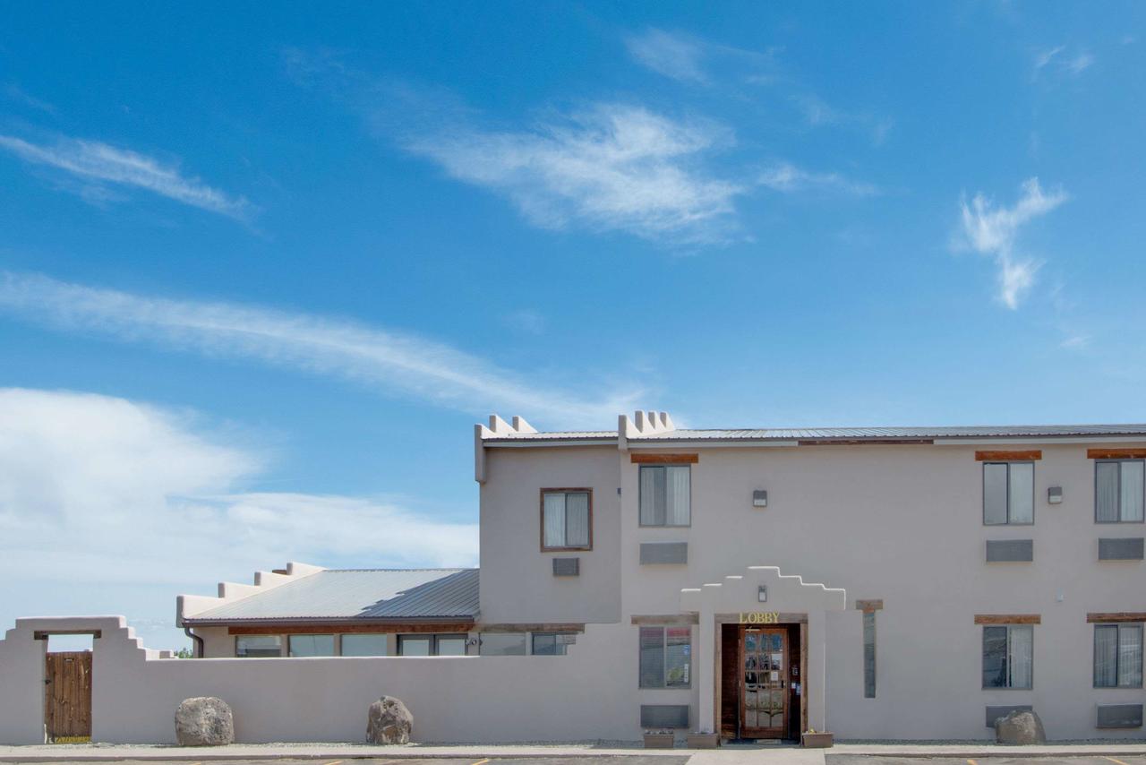 Super 8 By Wyndham Taos - thumb 0