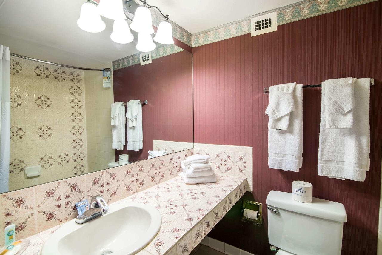 Quality Inn Taos - thumb 28