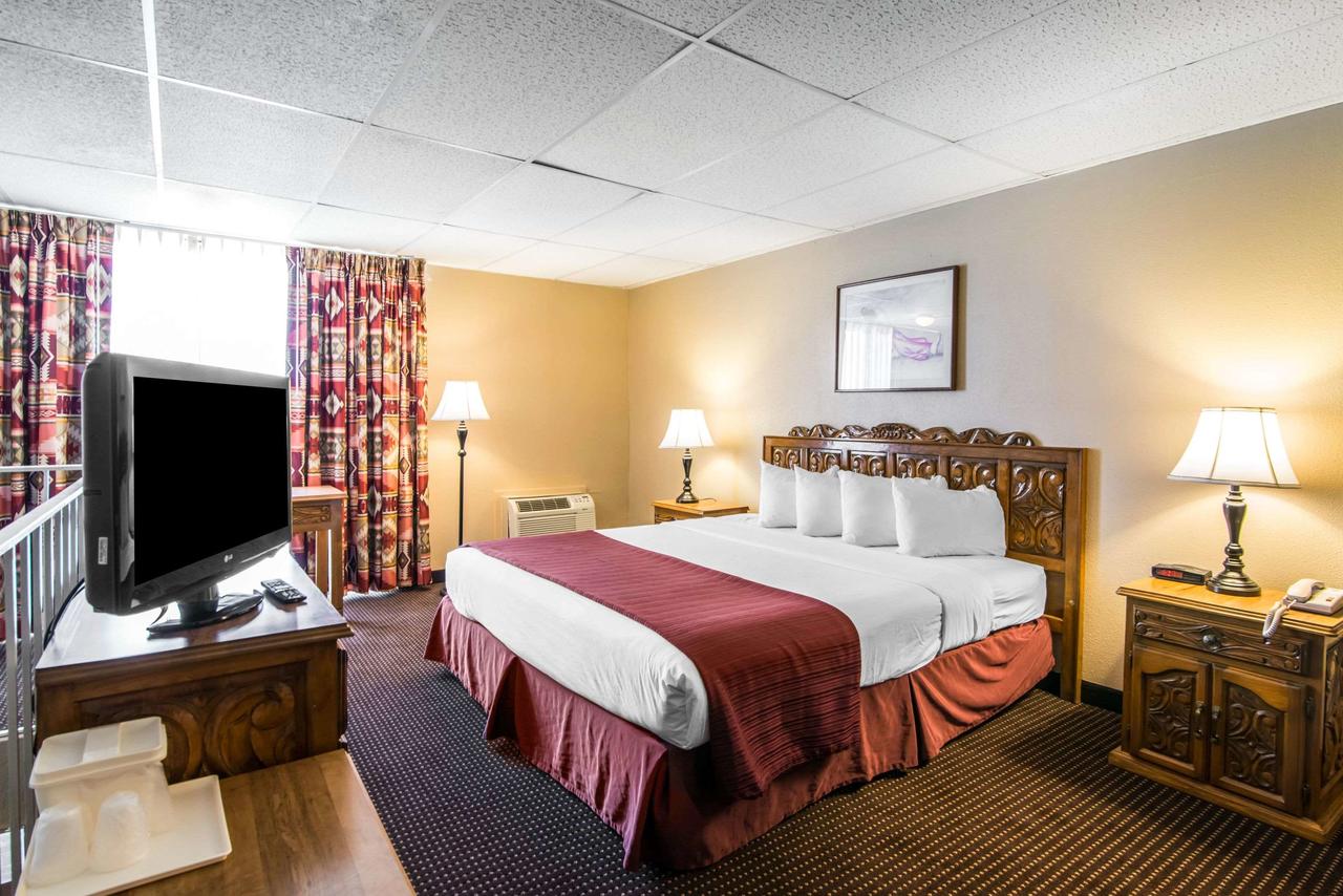 Quality Inn Taos - thumb 2