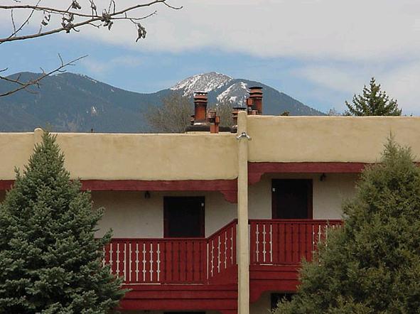 El Pueblo Lodge - thumb 7