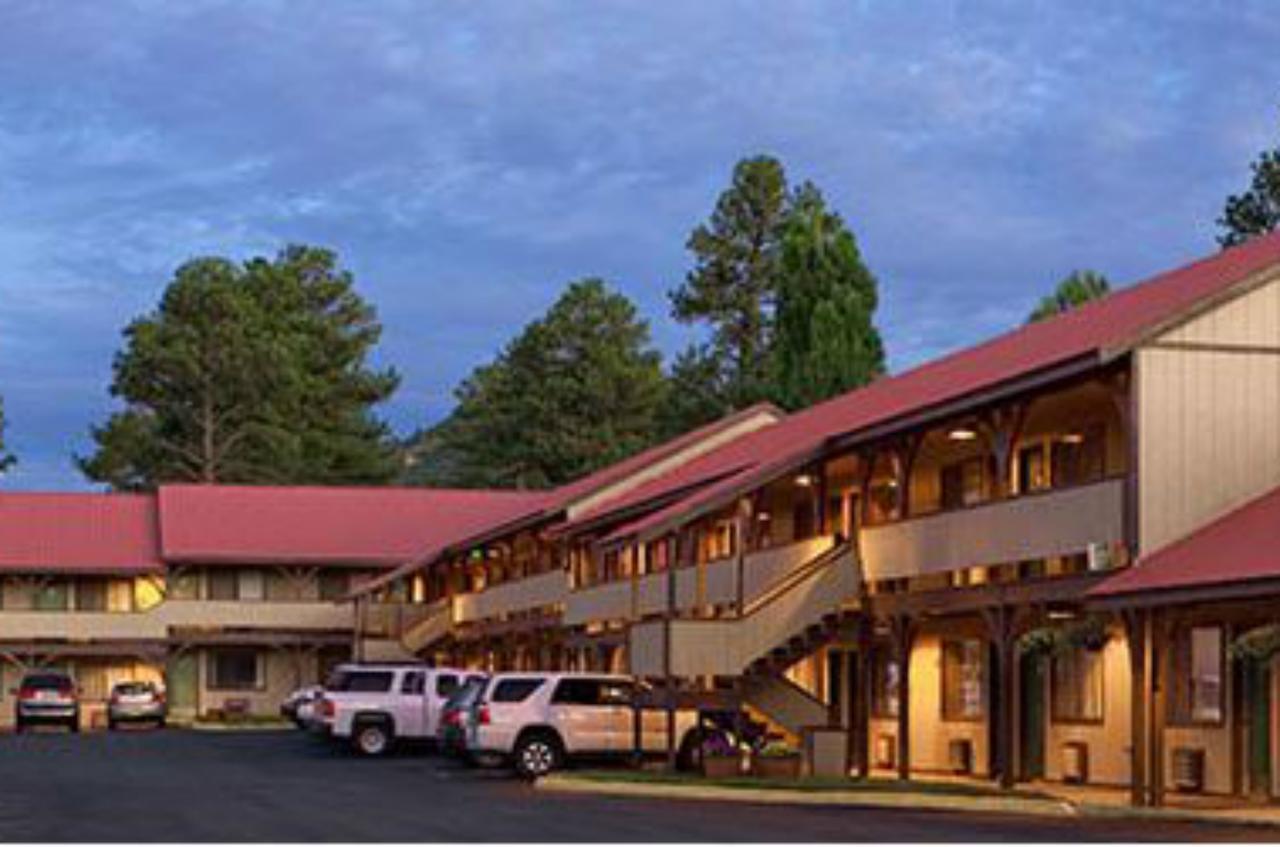 Branding Iron Motel - thumb 0
