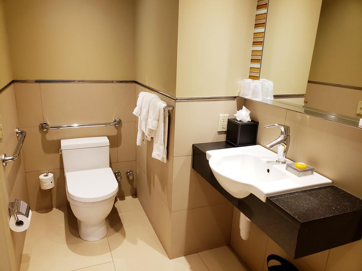 The Belvedere Hotel - thumb 15