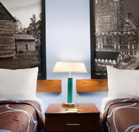 Super 8 by Wyndham Charlotte University - Accommodation Michigan