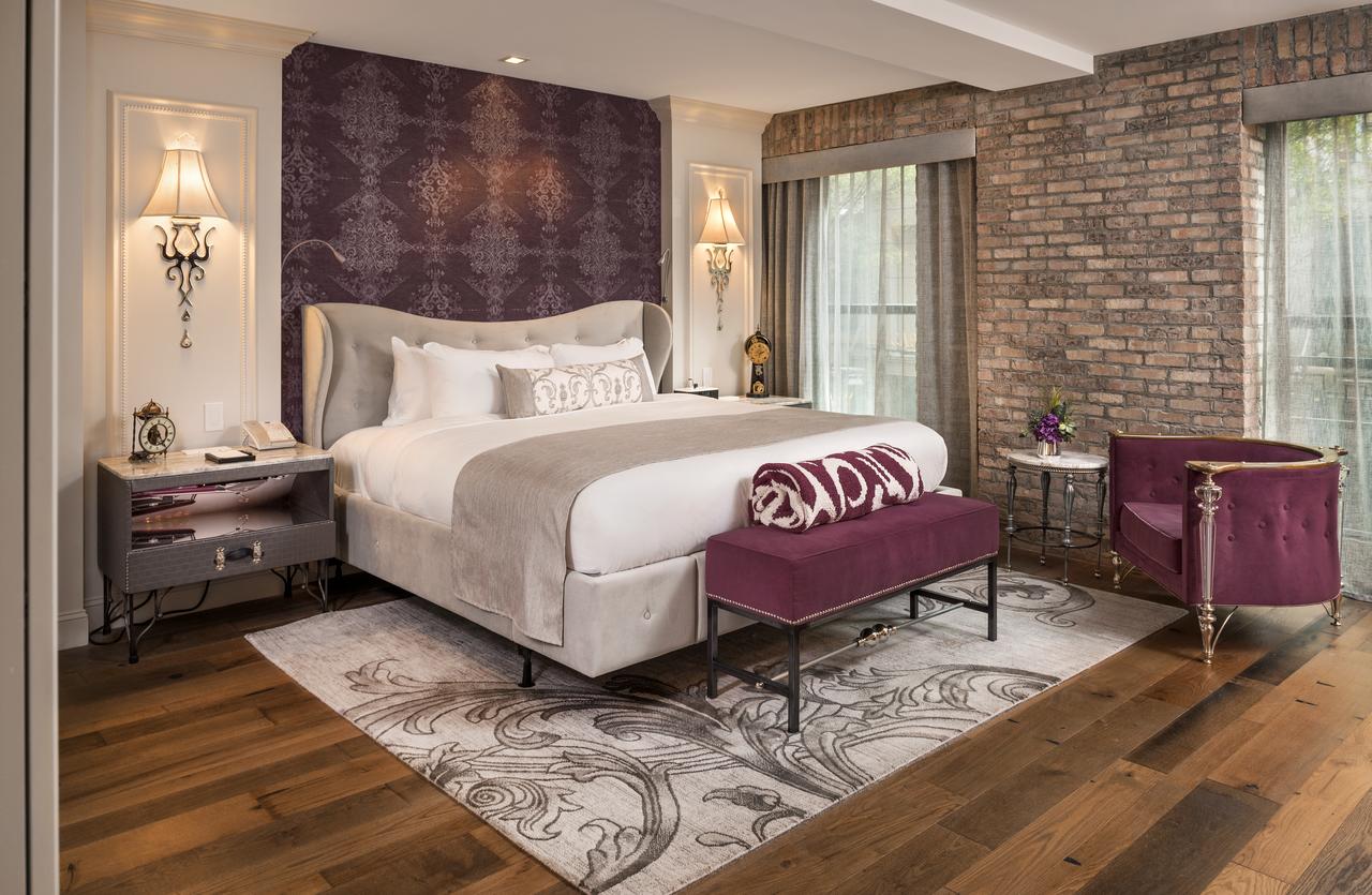 The Ivey's Hotel - thumb 1