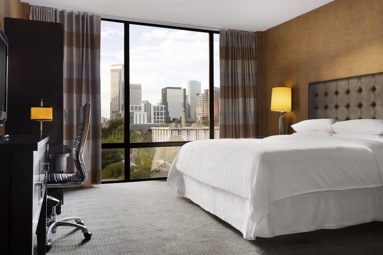 Sheraton Charlotte Hotel - thumb 42