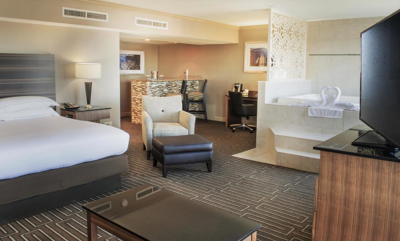 Hilton Charlotte University Place - thumb 16