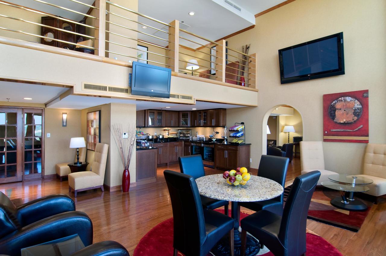 Hilton Charlotte University Place - thumb 2