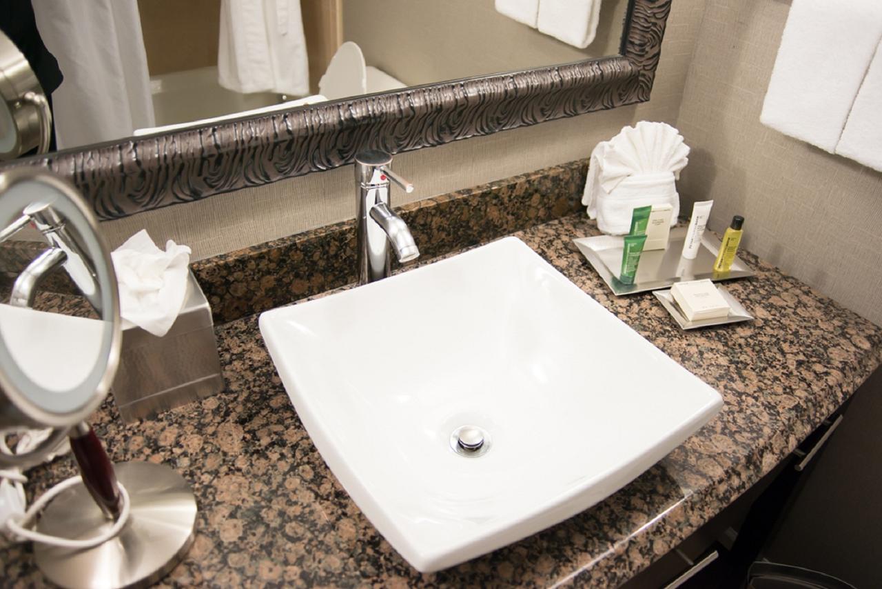 Hilton Charlotte University Place - thumb 41