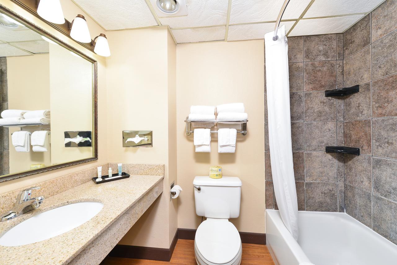 Kelly Inn Minot - thumb 37