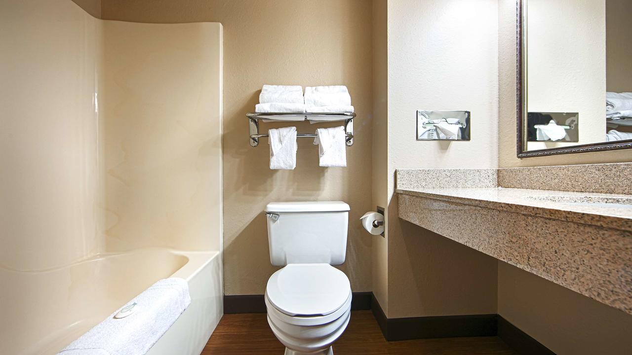 Kelly Inn Minot - thumb 33